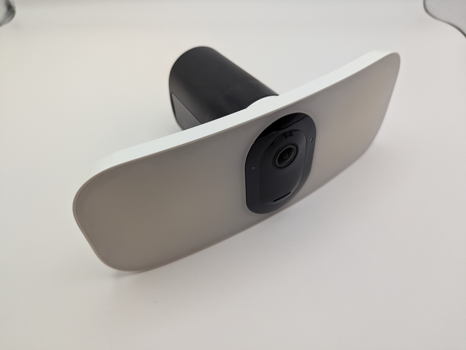 Arlo FB1001-WHITE Pro 3 Floodlight Camera Wire-Free, 2K Video HDR
