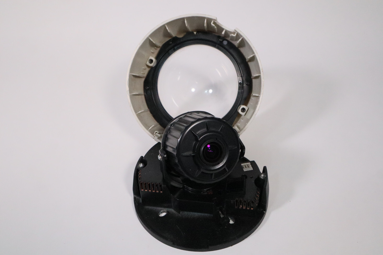 Avigilon 1.0-H3-D1 1MP H.264 IP Indoor Varifocal Dome Camera 1280 x 720 IPv4 (1)