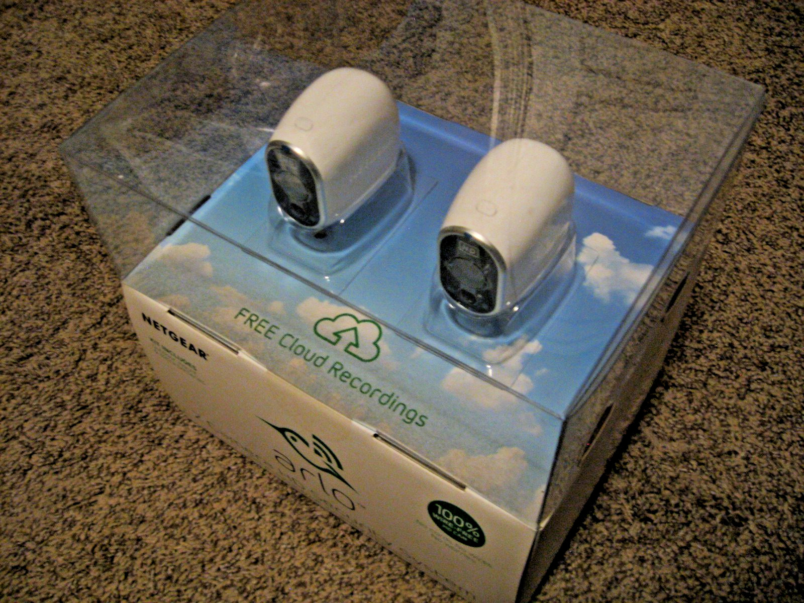 rmk99 Netgear Arlo 2 Camera Wireless Security System w/Base, Cords NIB st135