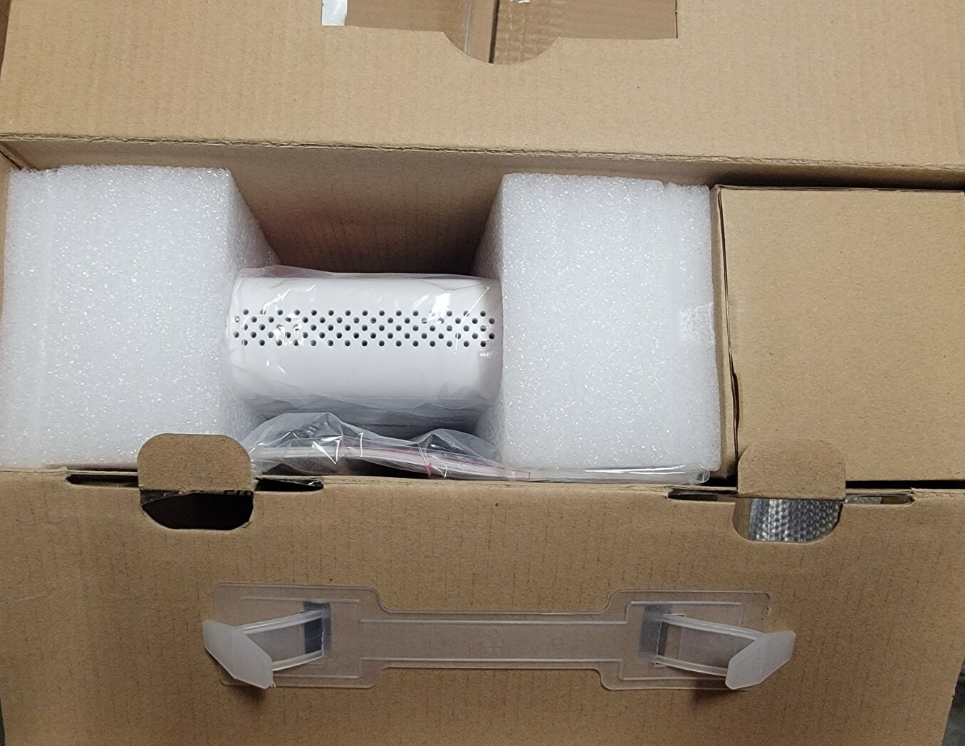 (New) LOREX LHWF1006G32, 6 CH, 1080p, WF Wireless, DVR 32GB