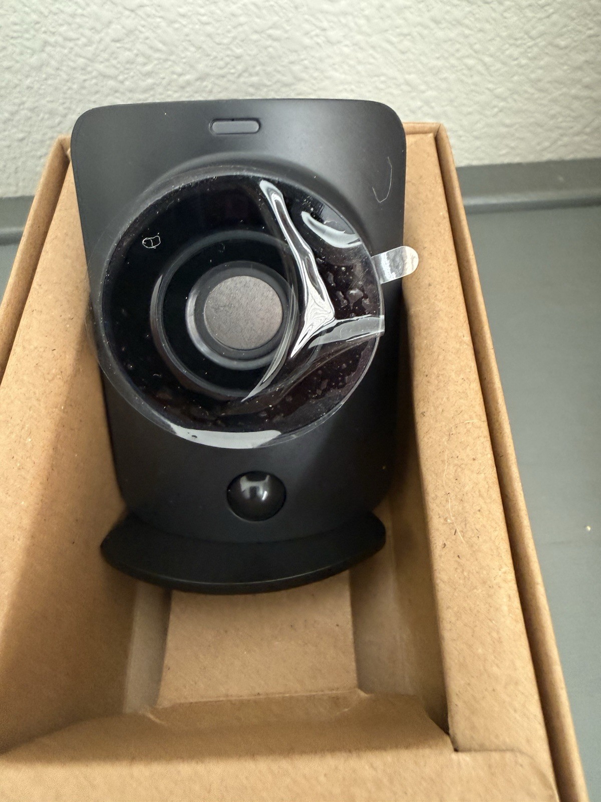 NEW! SimpliSafe WiFi HD INDOOR CAMERA (SSCM2) + Accessories & Box Security