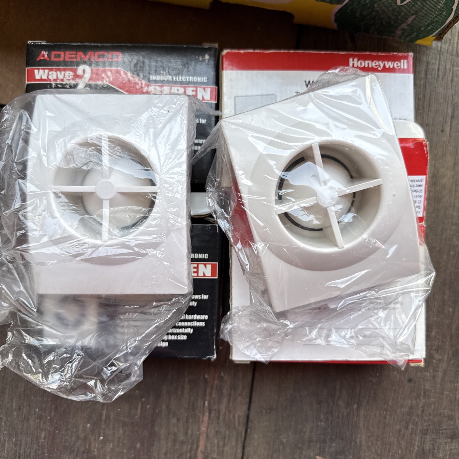 Lot of 4 Honeywell & Ademco WAVE-2 Two Tone Siren 106 db loud security burglary