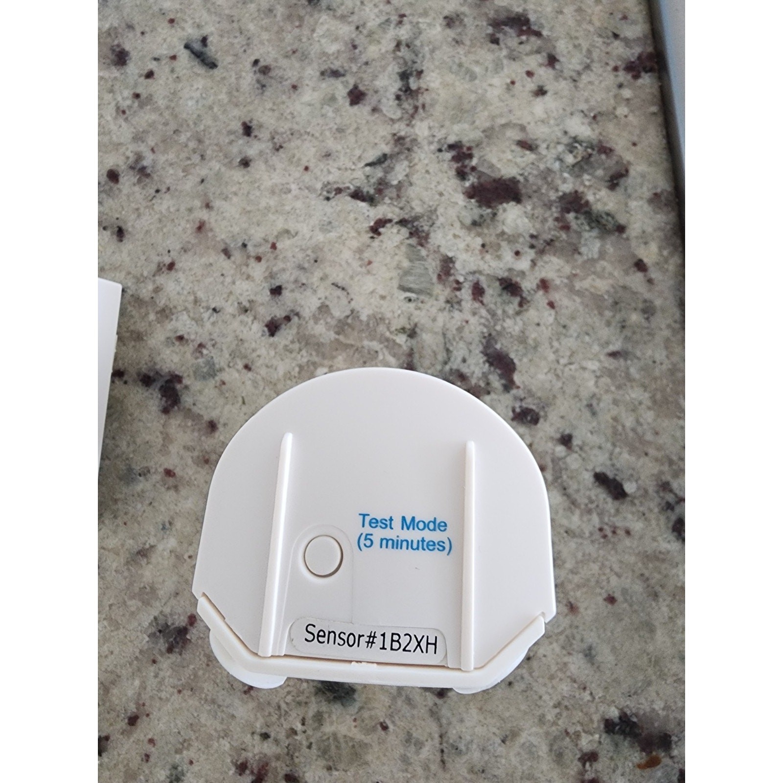 SimpliSafe Home Security System Bundle – FOR PARTS ONLY-NOT TESTED