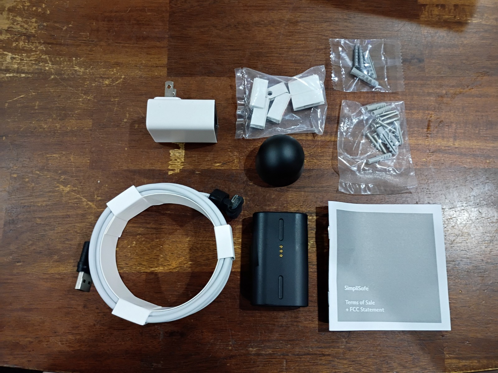 SimpliSafe Outdoor Wifi Camera Series 2 Active Guard CM021 With 16 Power Cord