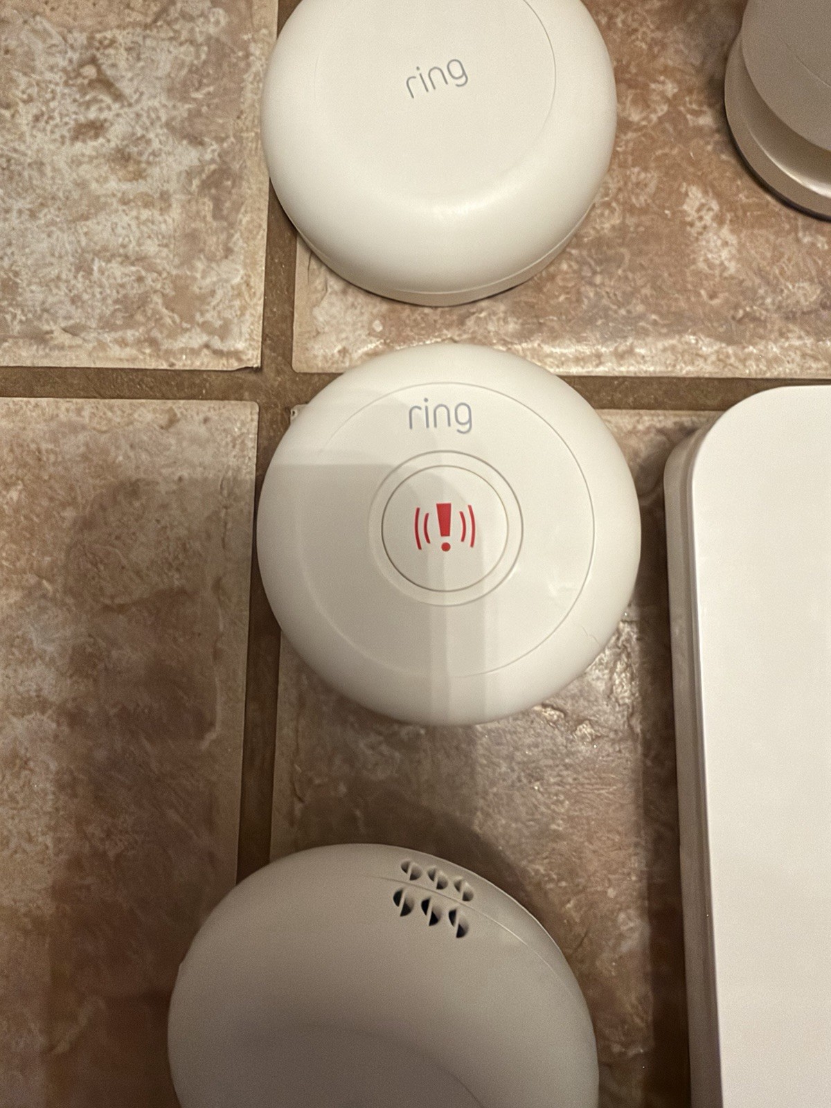 Ring Alarm Home Security System 26 Total Pieces. Includes 3 Cams And Doorbell