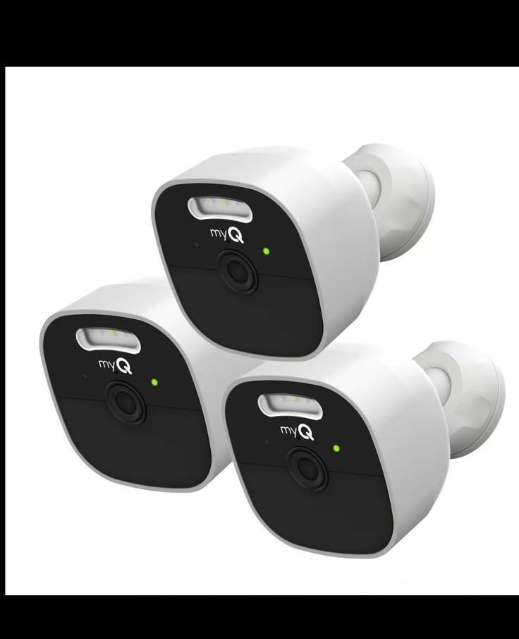 myQ Outdoor Battery Camera 3-Pack 2K Color Night Vision Spotlight Wi-Fi