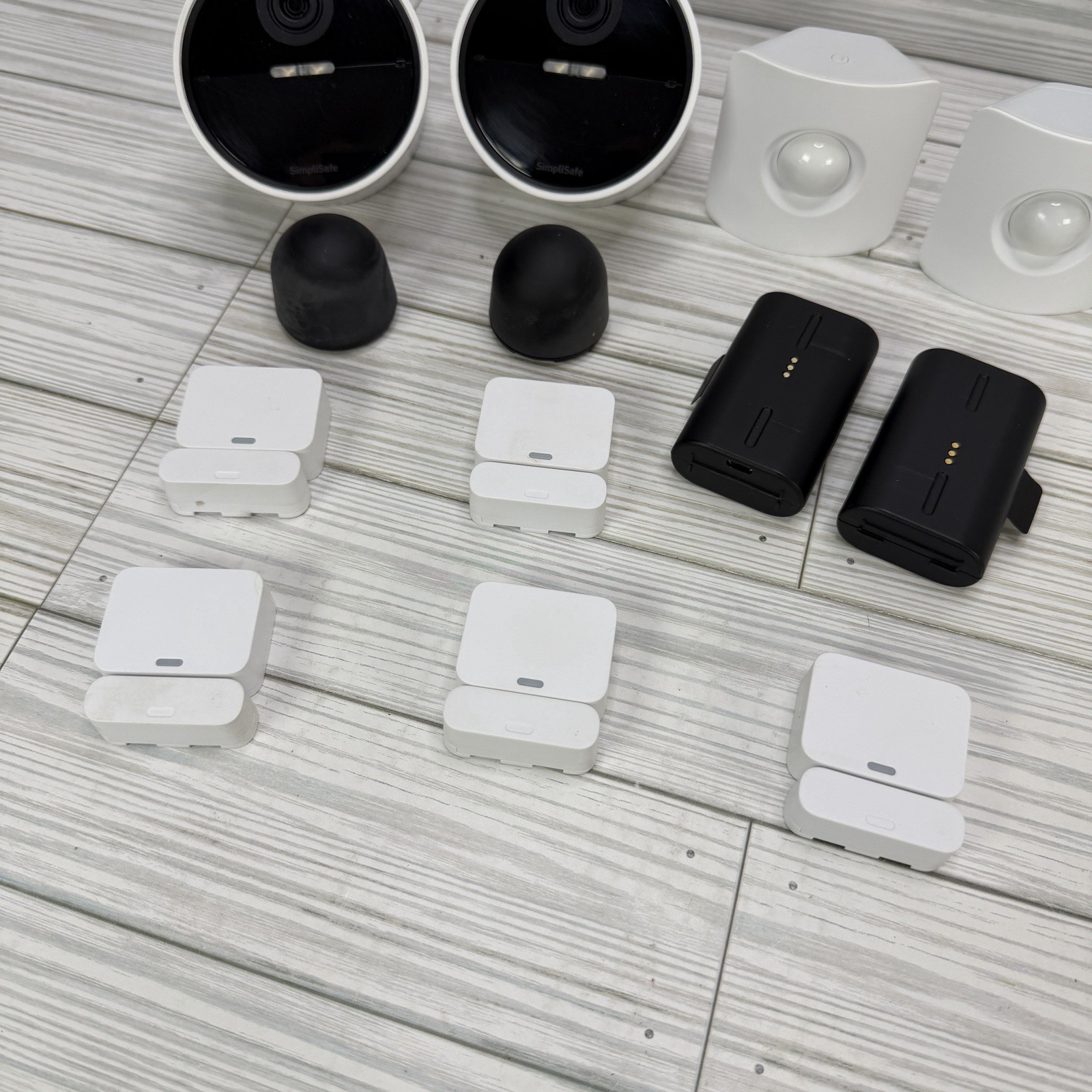 SimpliSafe Home Security System 2 Wireless Outdoor/Indoor Cameras 11 Pc BUNDLE