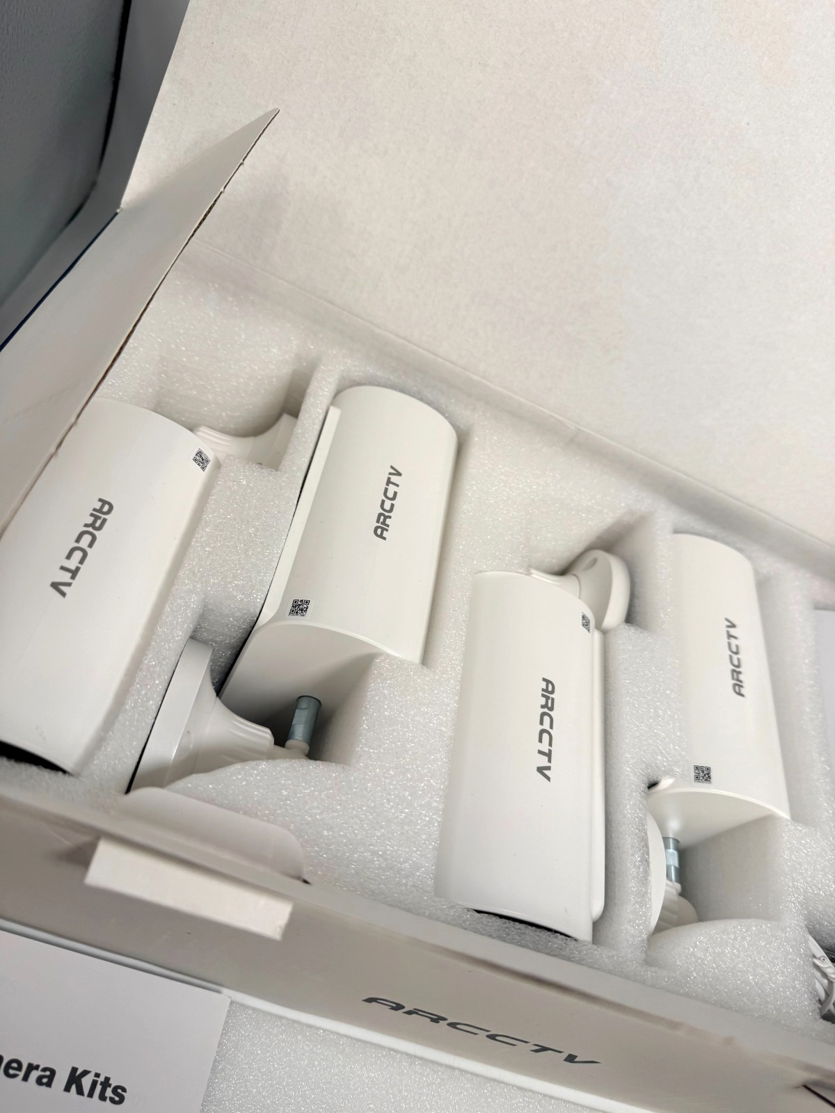 4 Pack ARCCTV Solar Security Cameras Wireless Outdoor – C3 *NEW Damaged Box*