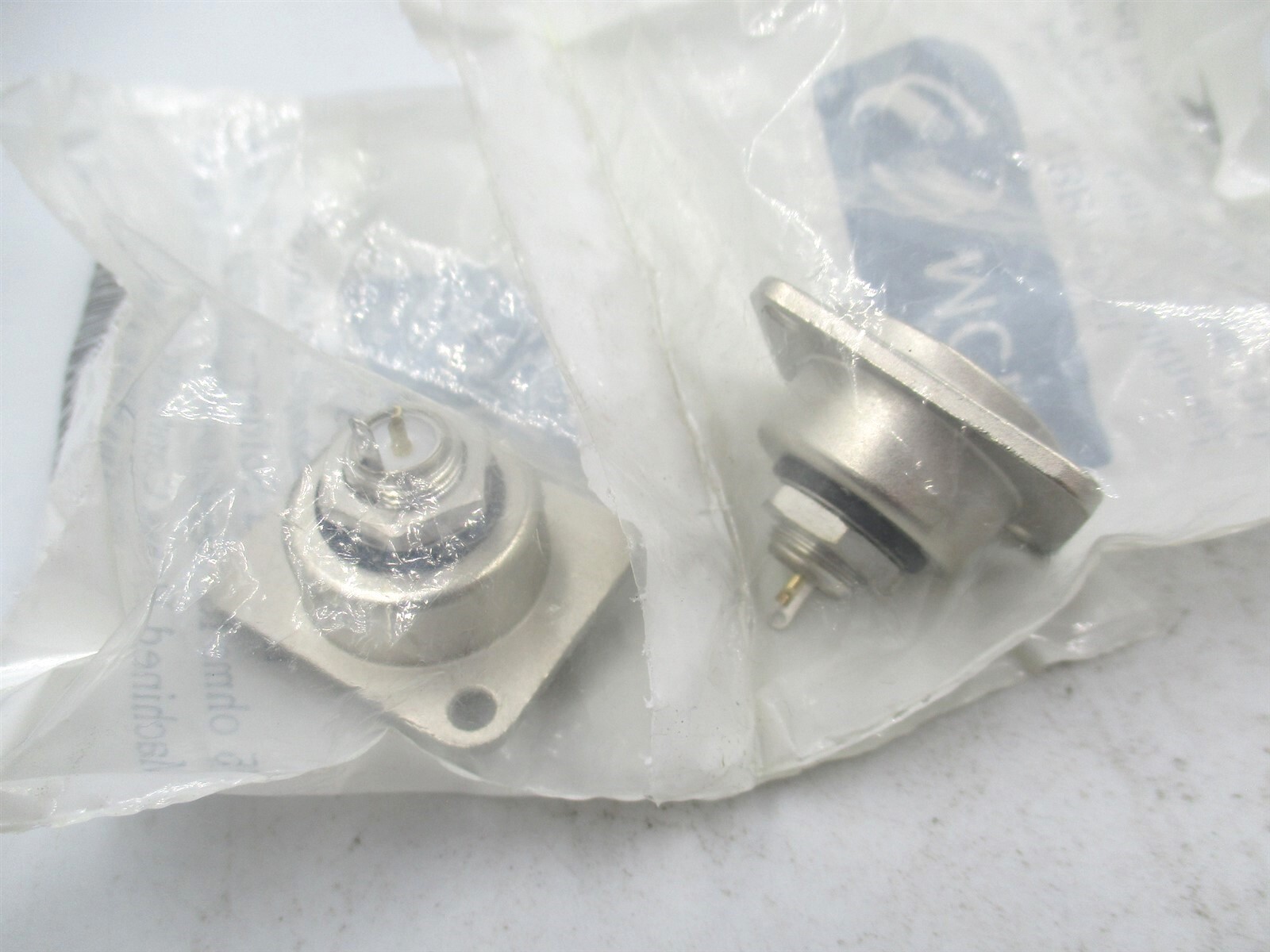 MCM (NBB75DSI) BNC 75ohm Bulkhead Isolated Solder Jack Brass Connector – Qty 2