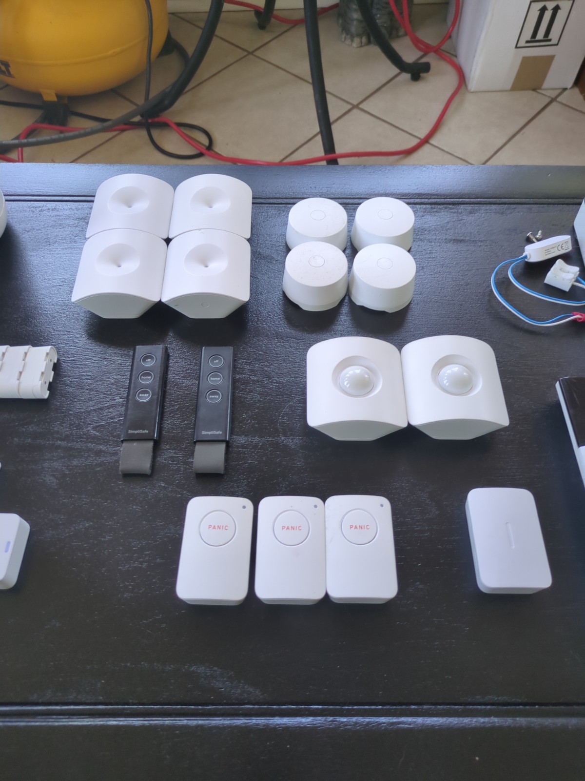 Simplisafe Security System Gen3, reset, with sensor batteries, READ DESCRIPTION