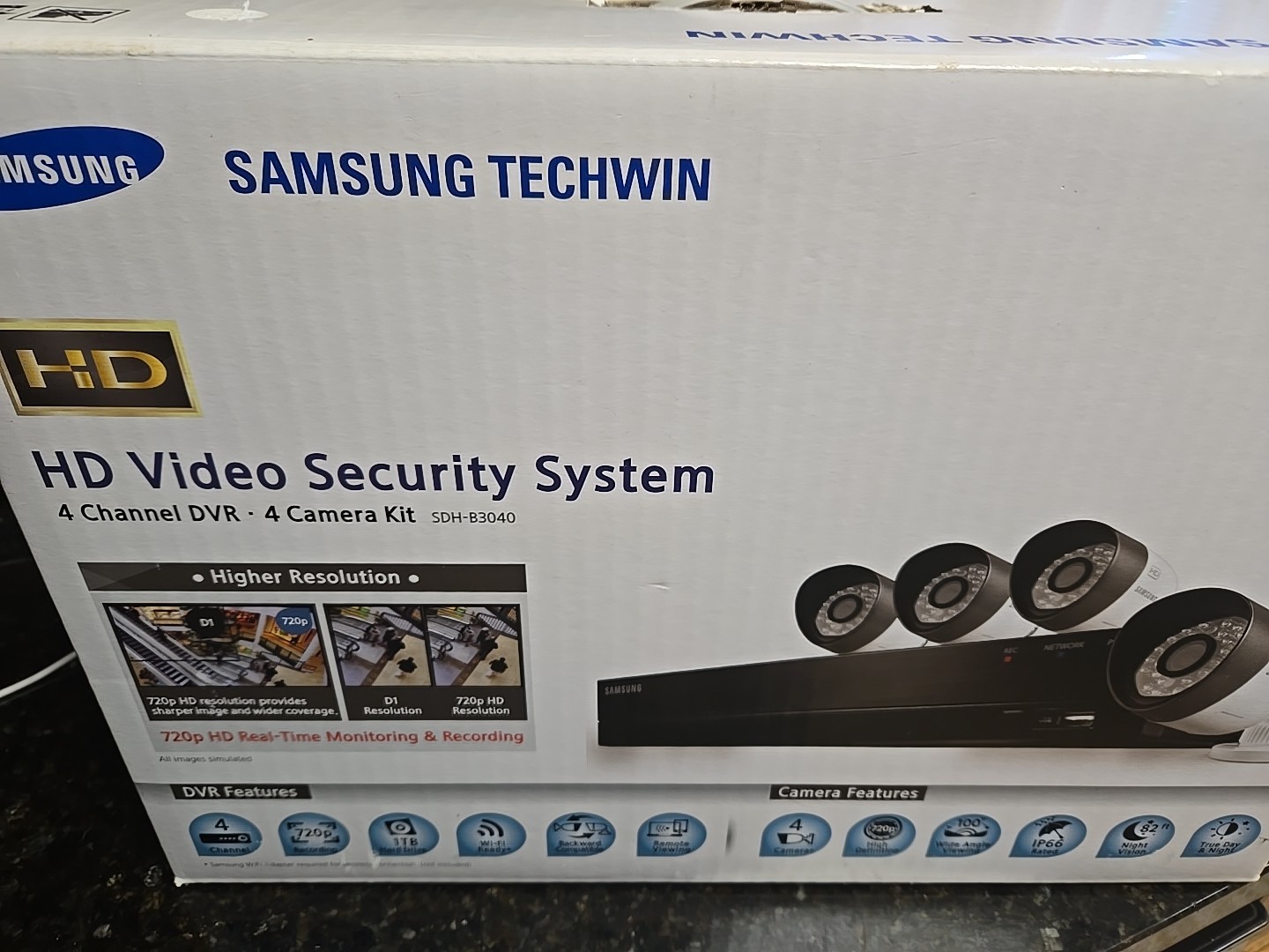 Samsung HD Video Security System SDH-B3040 4-Channel DVR Kit
