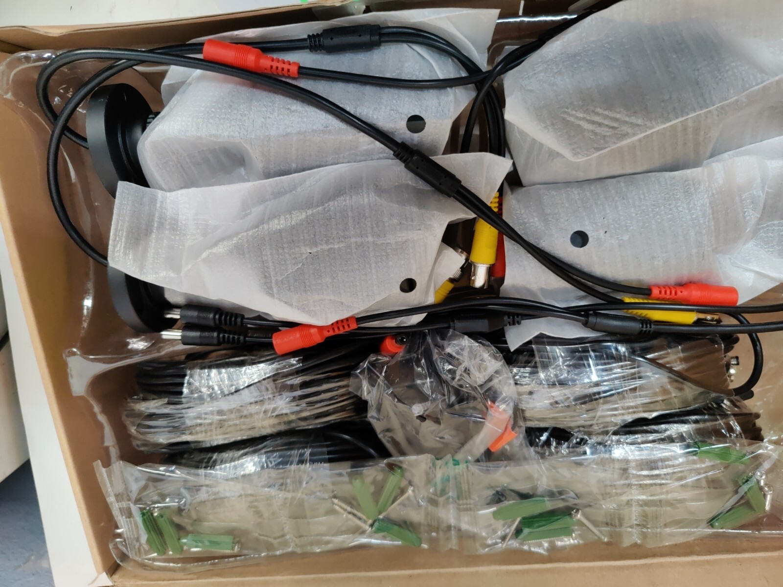 ZOSI ZR04BA & ZG2116E-E HD 4 Camera 1080P TVI DVR Surveillance Security System