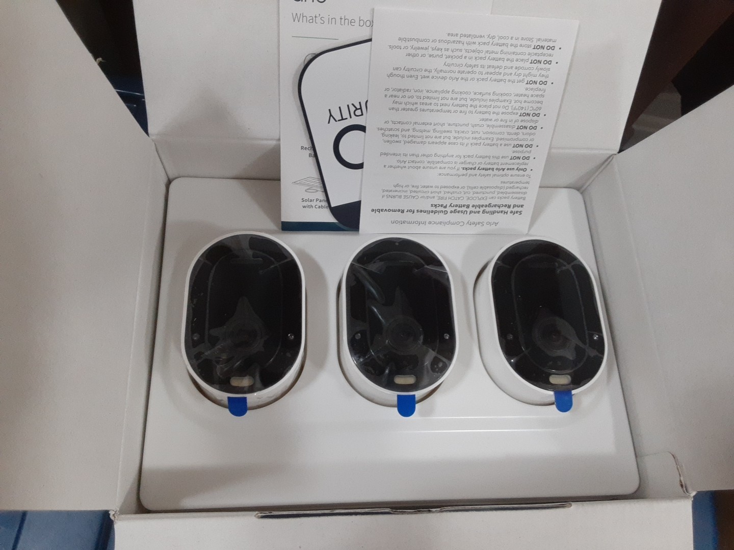 Brand New, Open Box, Arlo Pro 4 3-Cam Kit with Bonus Solar Panel – White, 2K ?