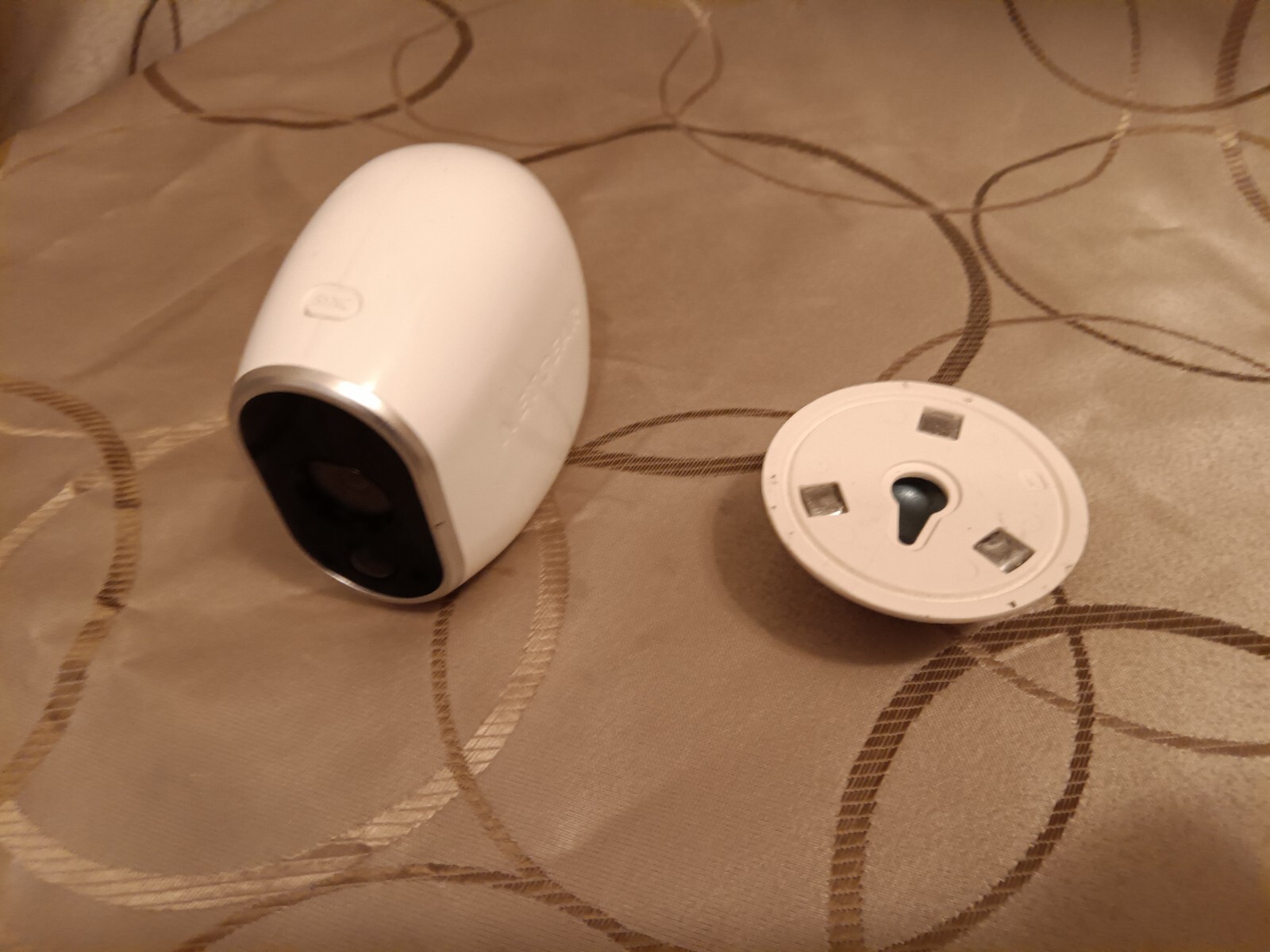 Arlo VMS3130 Netgear VMB3000 base 1 wire-free HD security camera