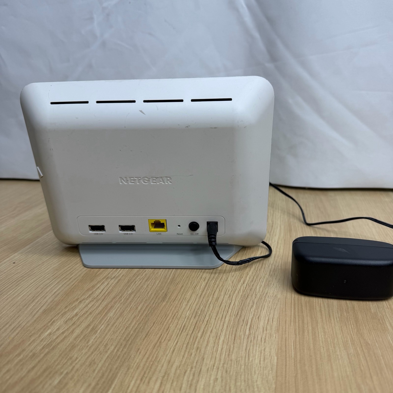 NETGEAR Arlo Base Station VMB3000 Smart Home Security Hub with Adapter