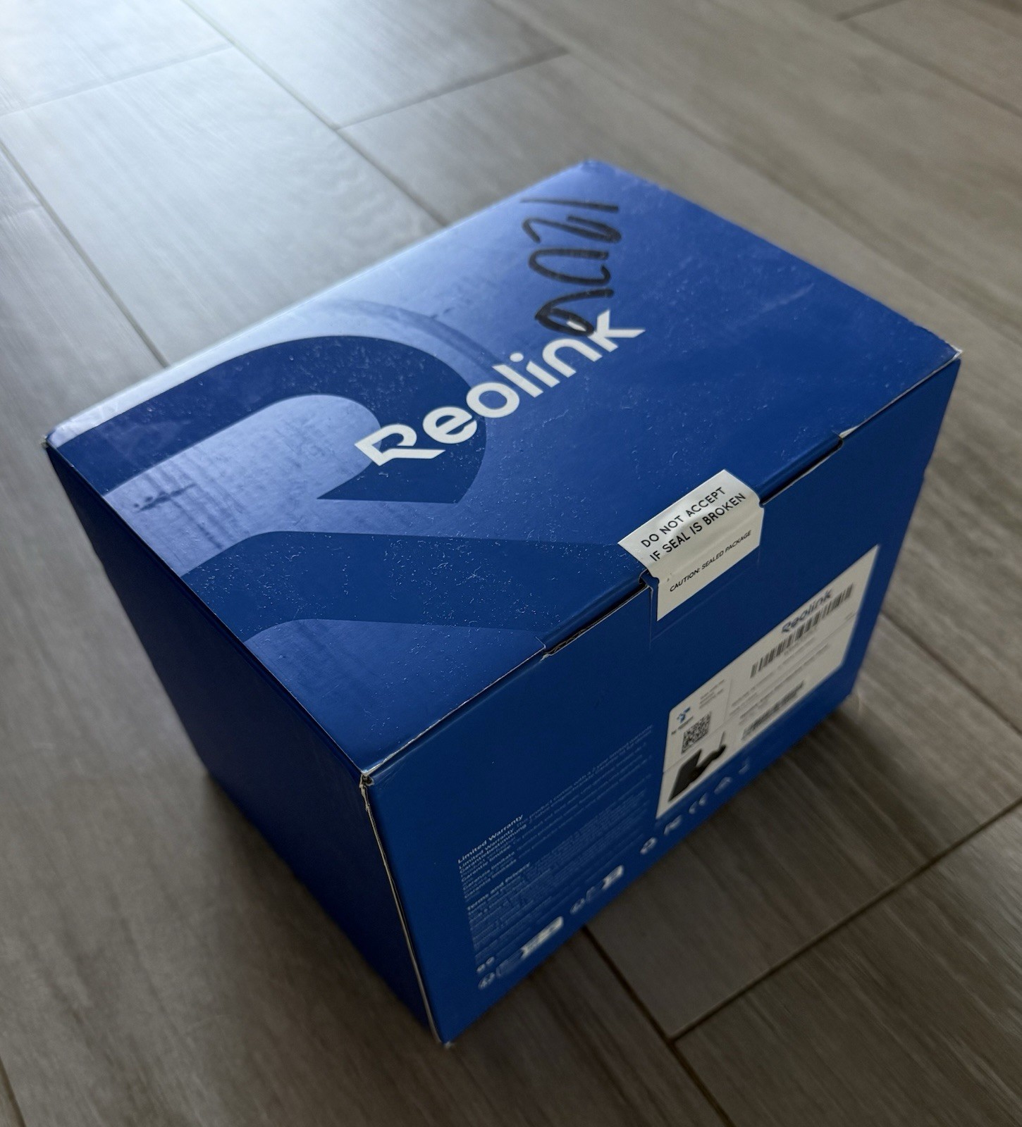 Reolink Wireless Outdoor Solar Powered Surveillance Camera with Solar Panel
