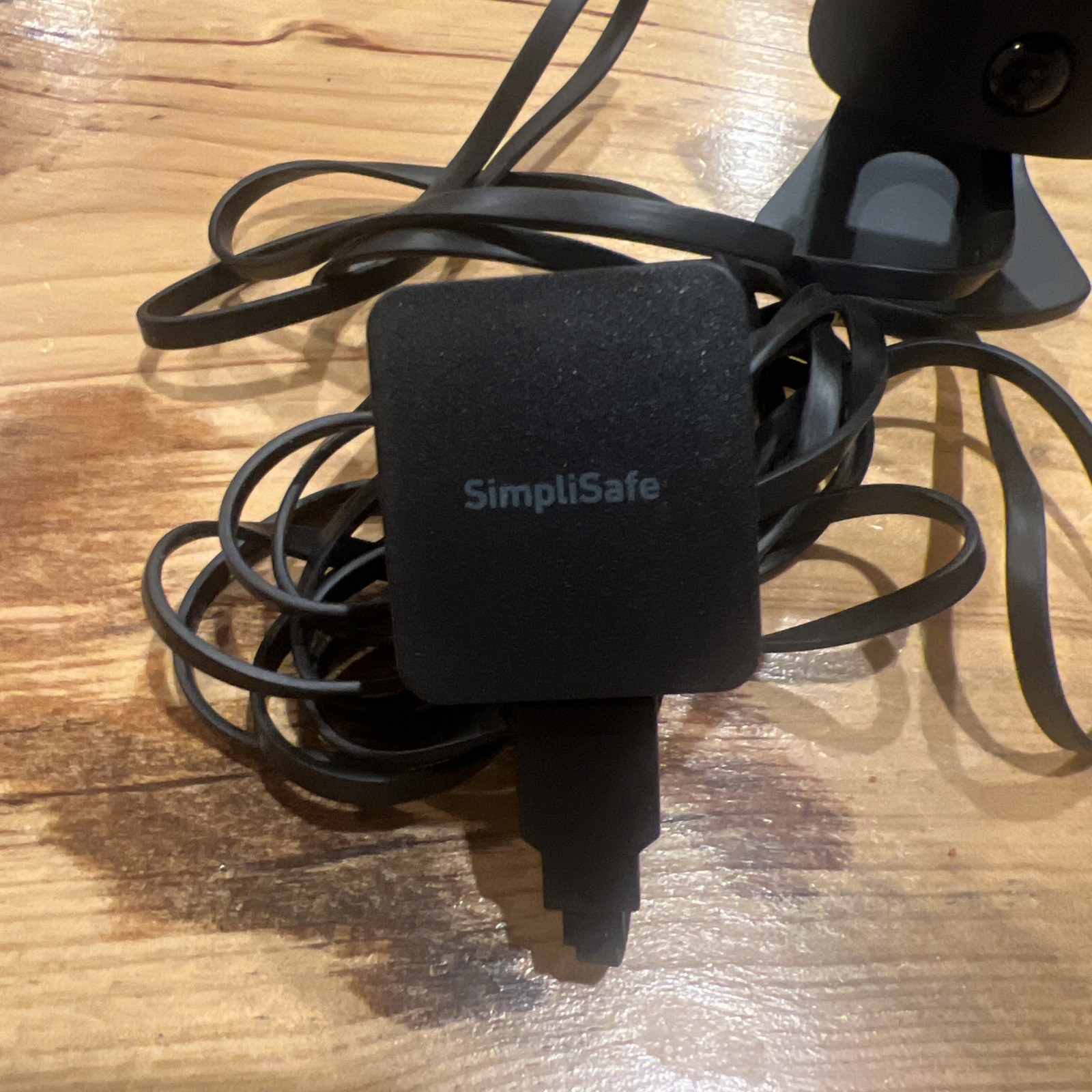 SimpliSafe SimpliCam 1080p Wired Security Camera Black SSCM2)w stand power block