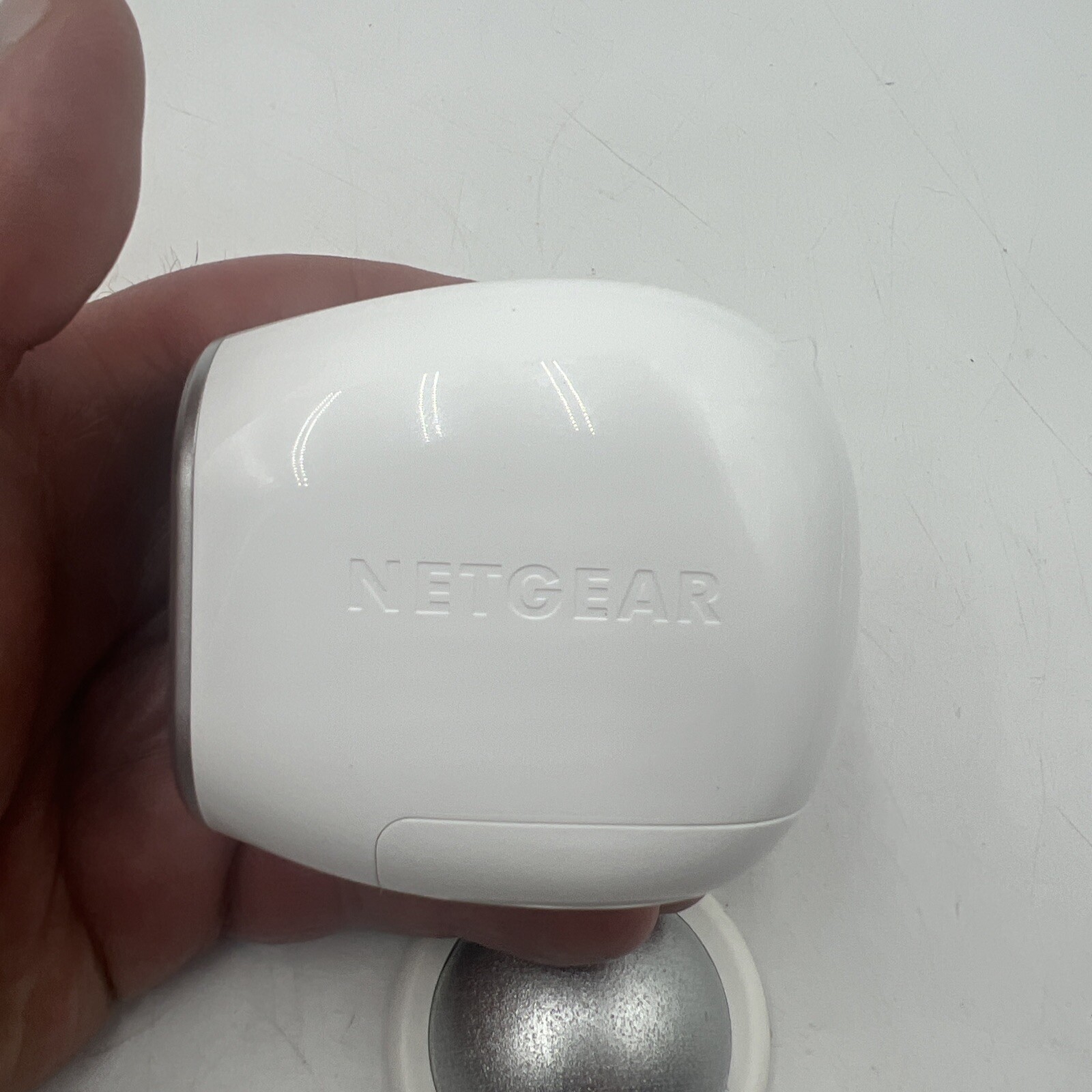 ARLO NETGEAR VMC3030 WIRELESS SECURITY CAMERA WITH MOUNT