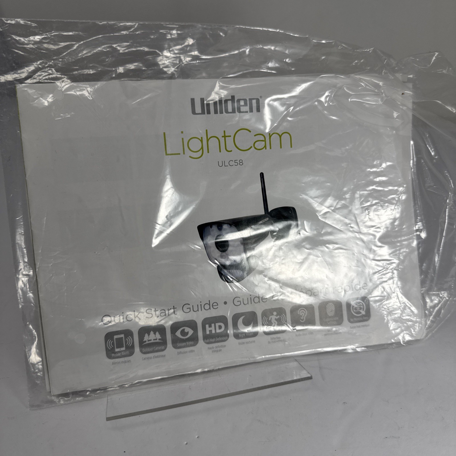 Uniden ULC58 Wireless LightCAM Security Camera Night Vision 1080 HD Surveillance