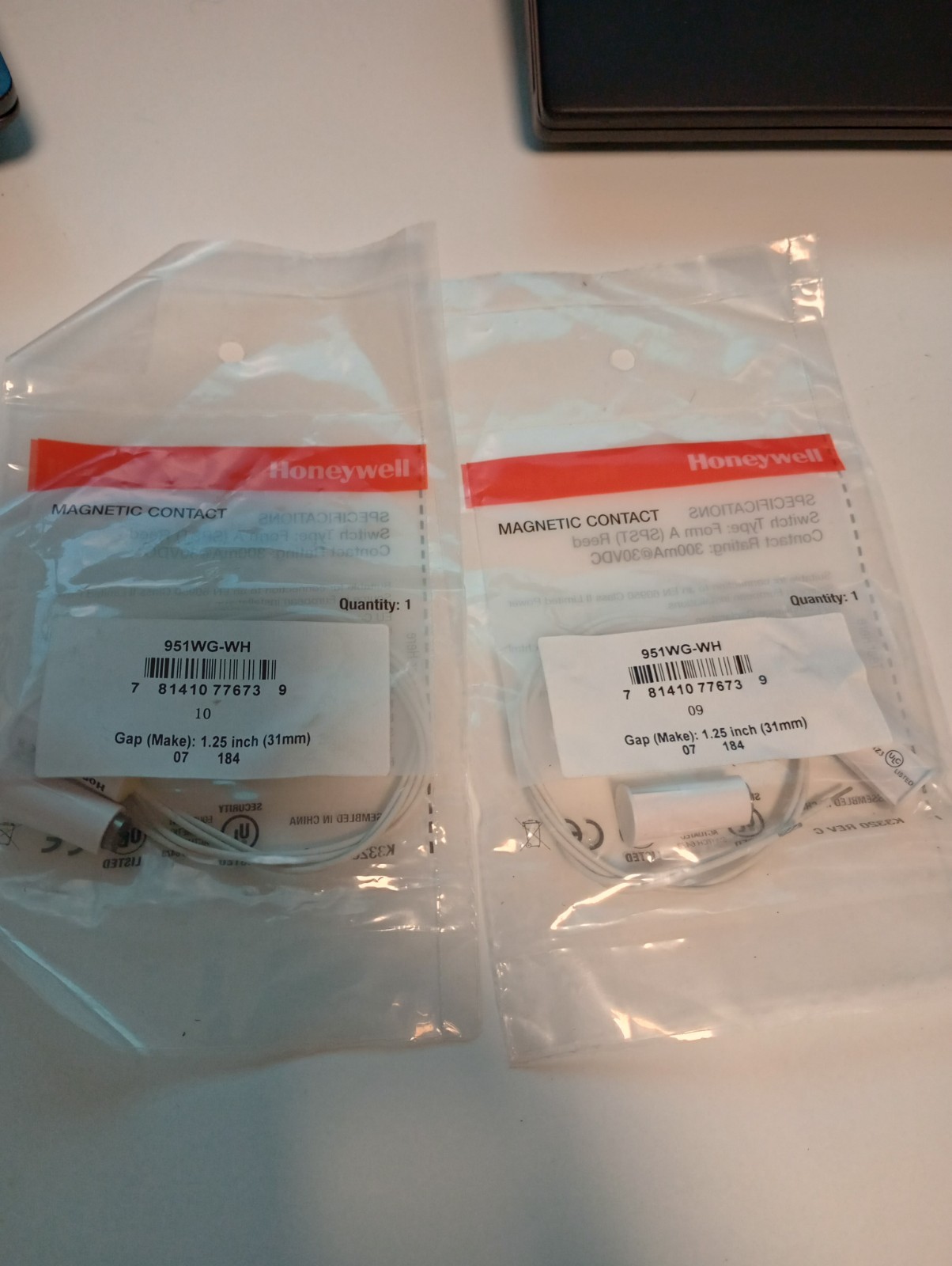 Set Of (2) Honeywell Magnetic Contacts 951WG-WH 3/8″ Recessed Stubby Contact