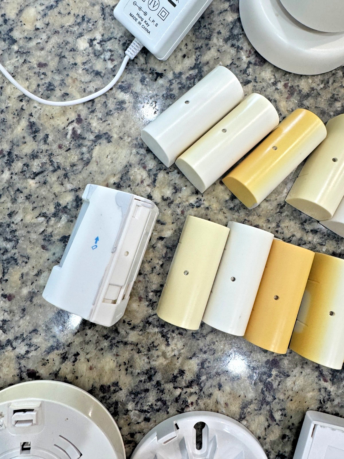 SimpliSafe Security System, 24 pieces, 1st Generation, Used Condition