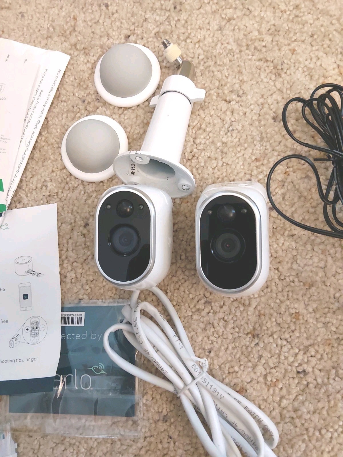 Arlo VMB3500 Base Station Set with 2 Netgear Arlo VMC3030 HD Cameras & Mounting