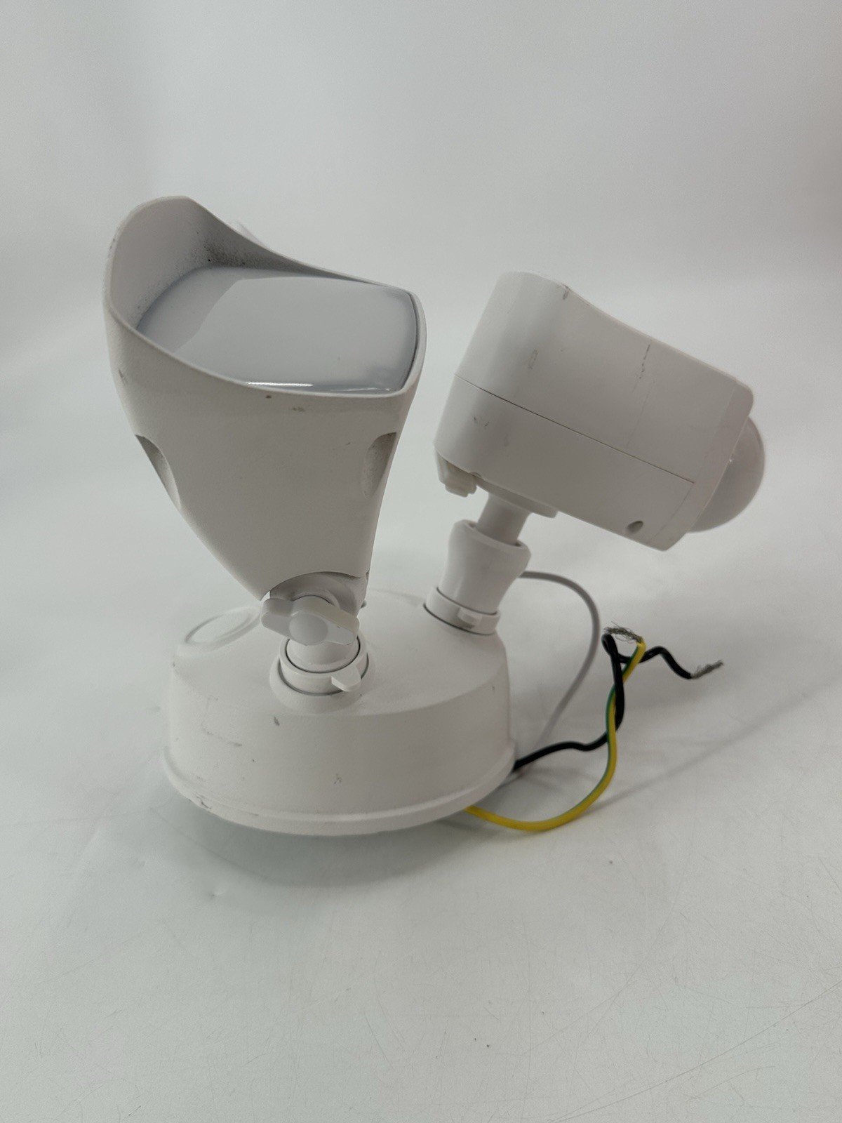 AWOW Smart WiFi Floodlight Camera, Android/iOS 2500 Lumens (E97A)