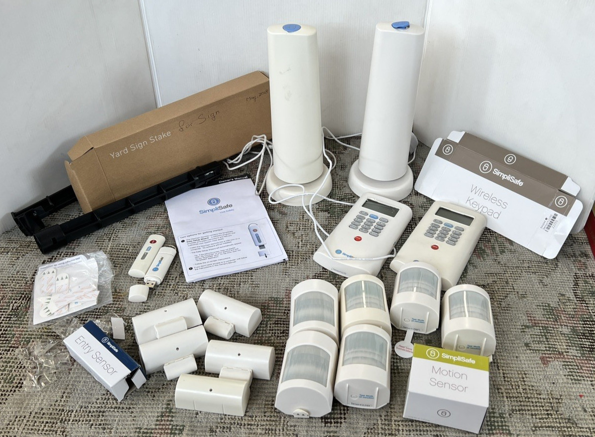 SimpliSafe Home Security System 17 Pcs Model SSCS2 Lot