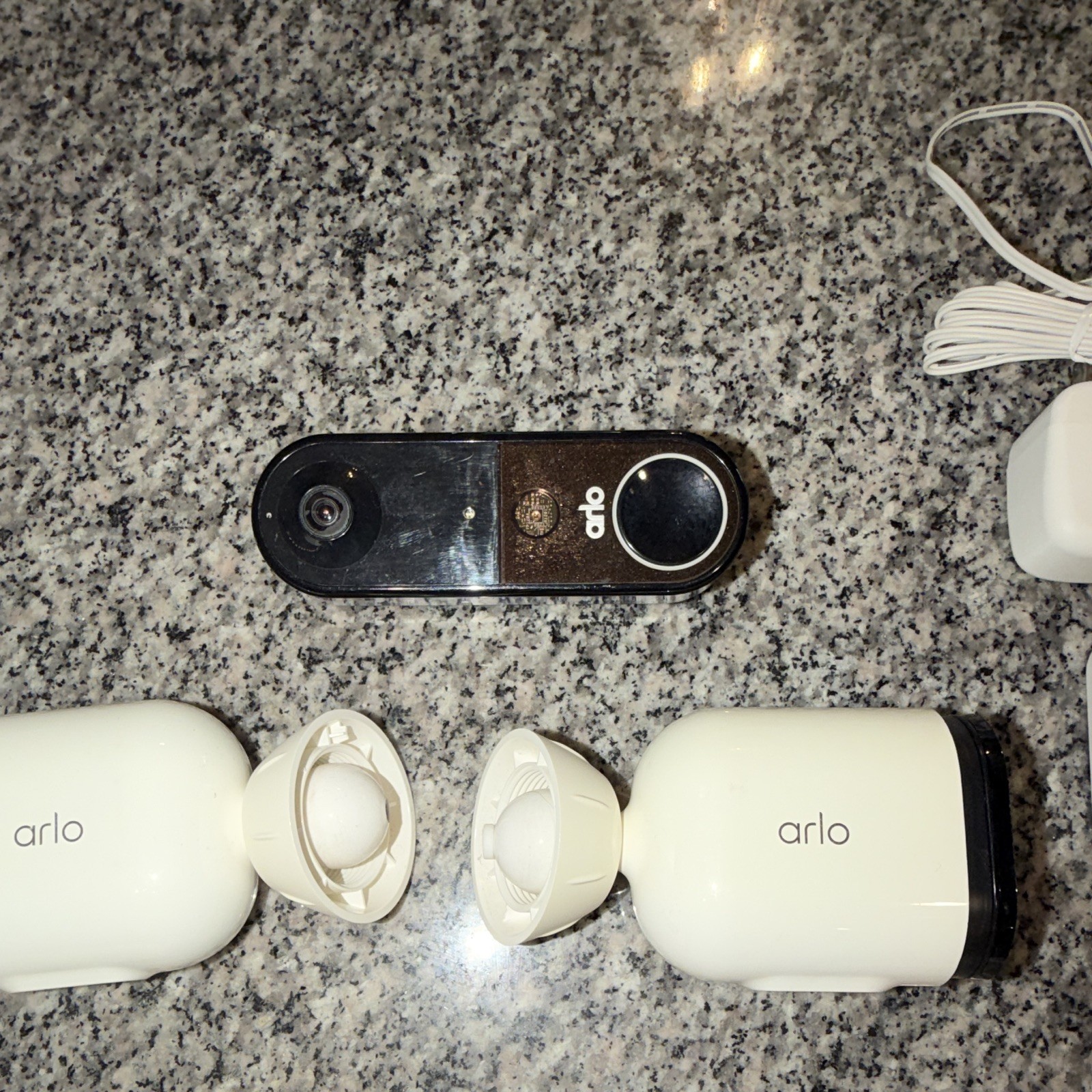 Arlo VMA5600 Wi-Fi 1080p System: 3 Cameras, Doorbell, Solar, Charger