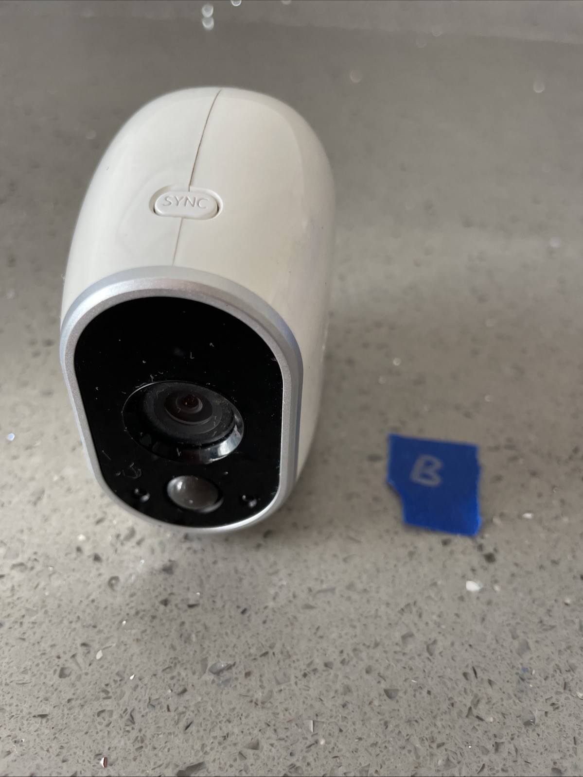 (M) Arlo NETGEAR VMC3030 HD Security Camera Magnetic
