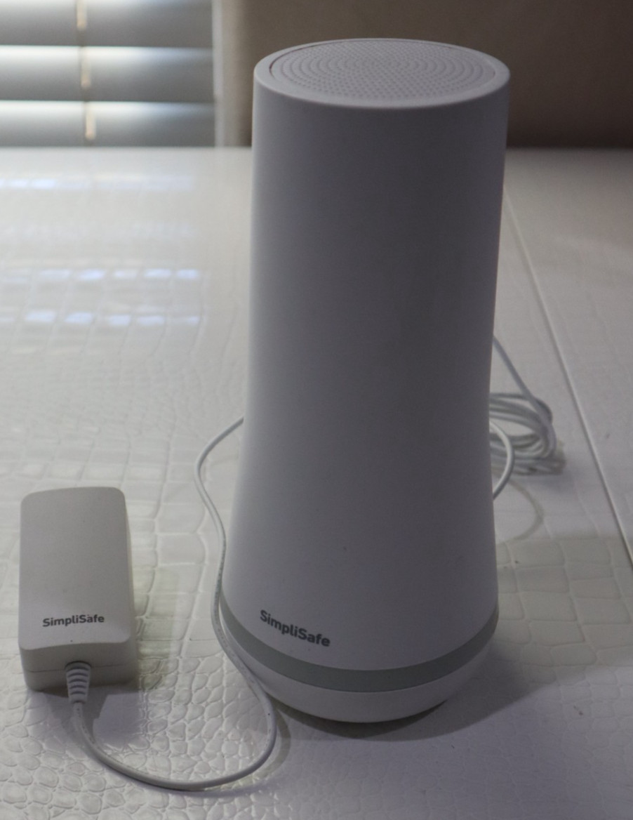 SimpliSafe Home Security System Base Station SSBS3 W Keypad ~ NEVER USED~