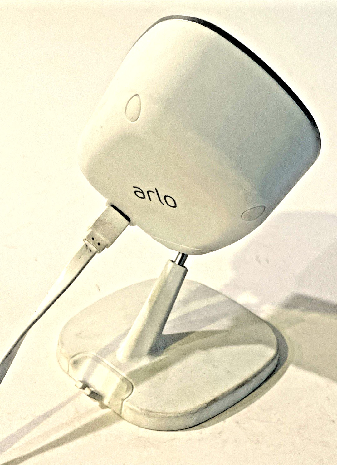 ARLO lot HUB and 3 Arlo Cameras Spotlight Cameras PARTS ONLY NOT Tested READ SEE