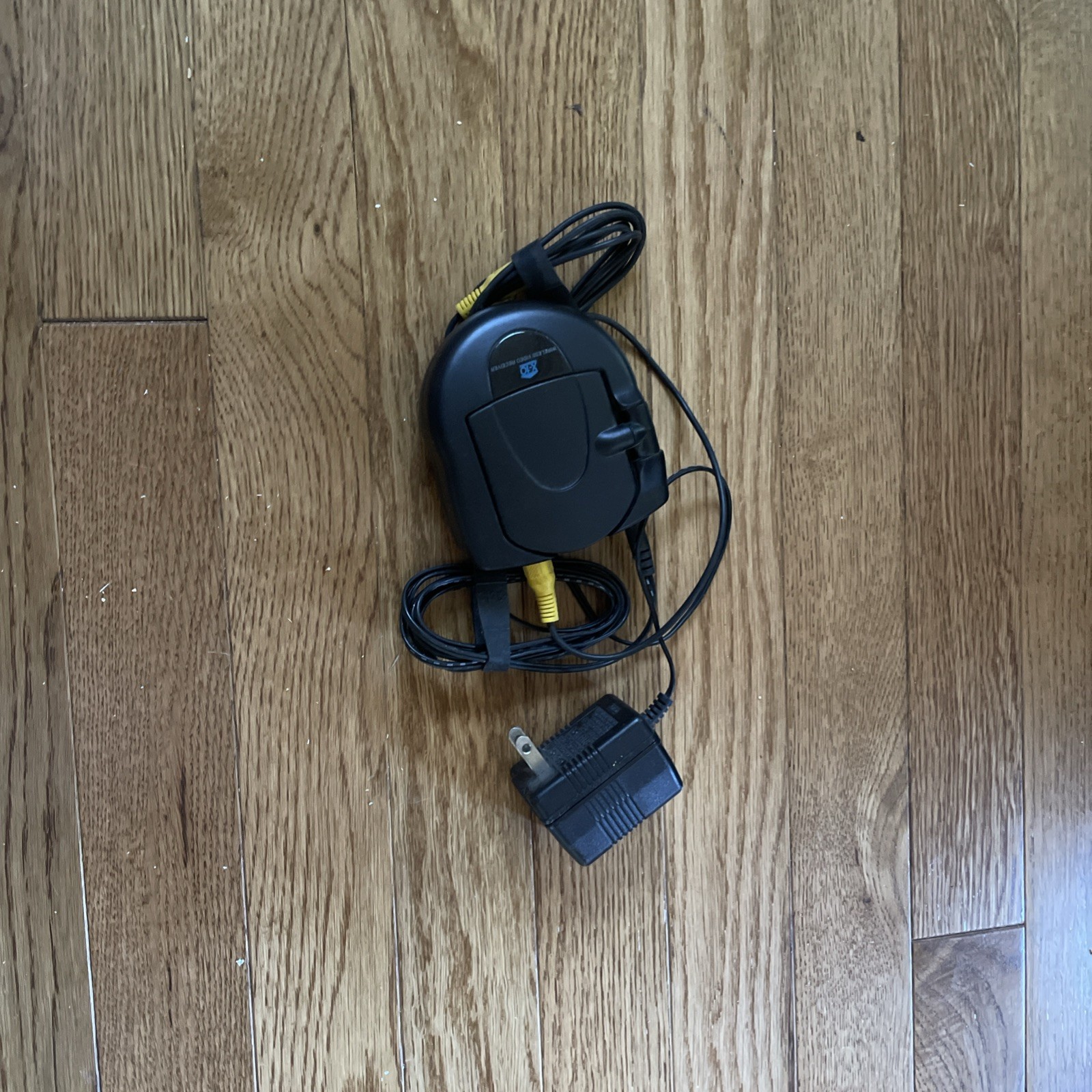 x10 security system Lot. Untested. Identical to Radio Shack Security System.