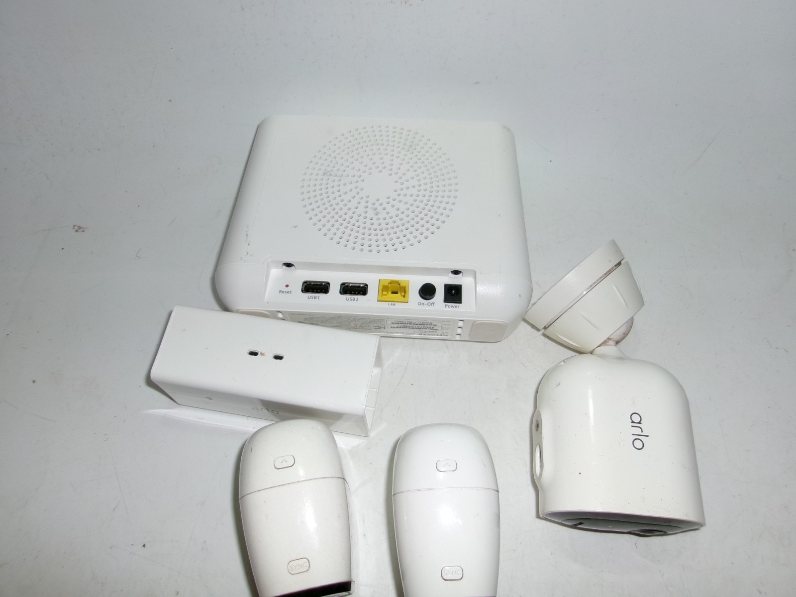 Arlo Security System VMB4000 Base Station + Wireless Cameras – READ – No Cords