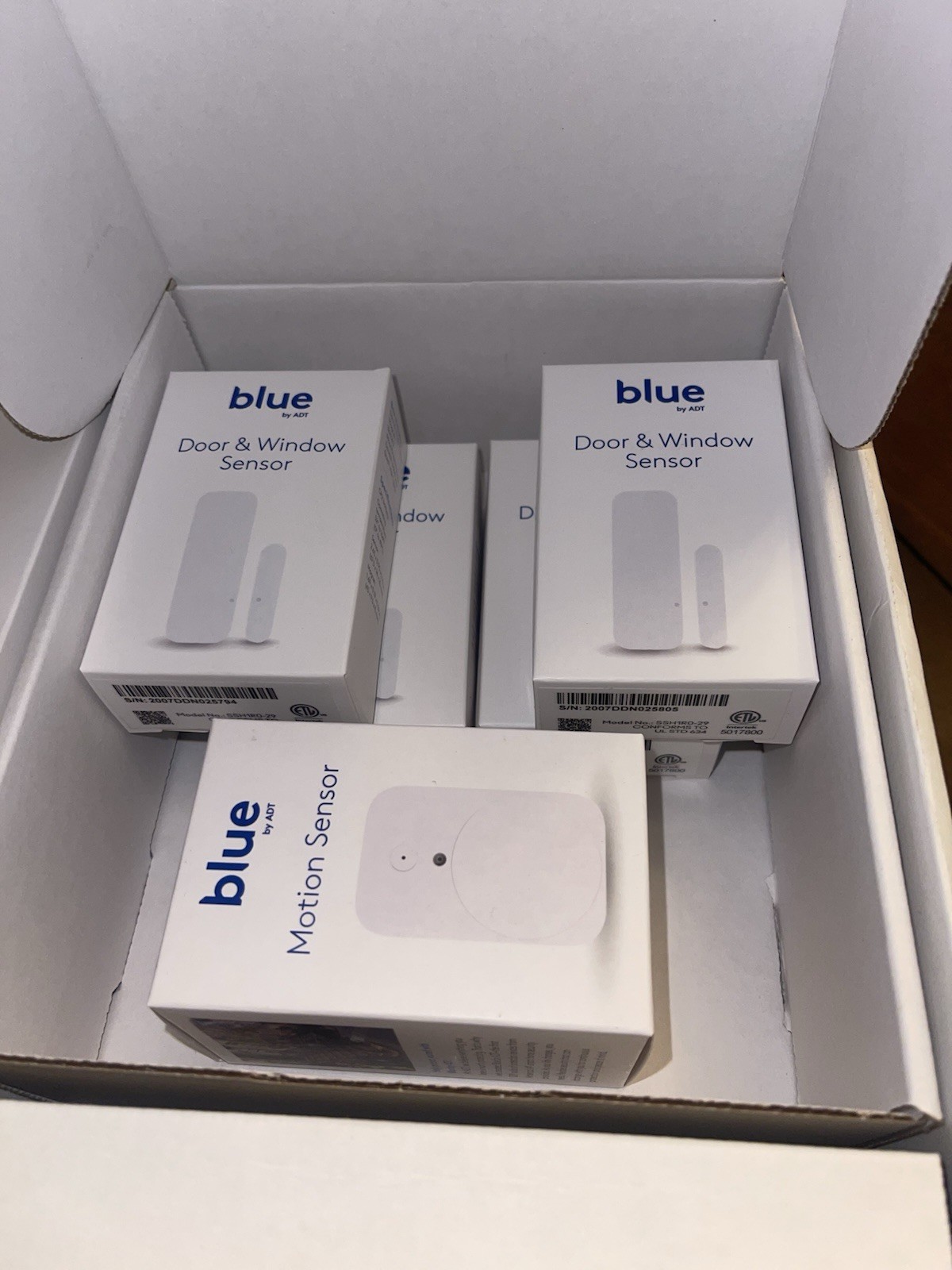 Blue by ADT Smart Home Hub Security System S40LR0-01 Hub, 4 Door/Window 1 Motion