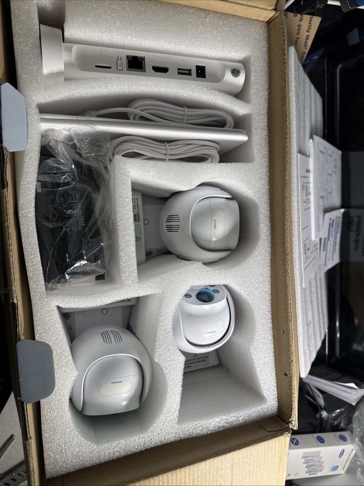 CAMCAMP SC23DAHUS Wireless Battery Solar Security Camera System With 6 Cameras