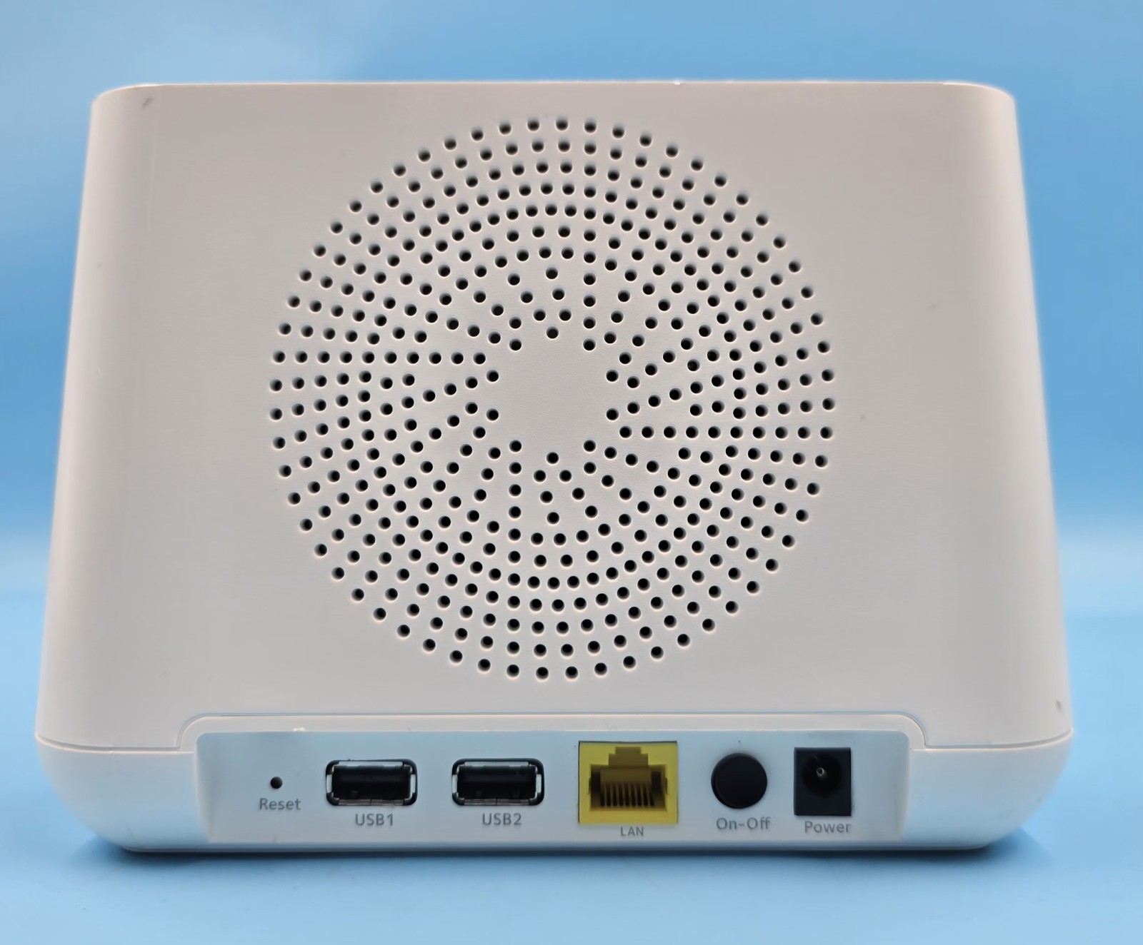 ARLO PRO BASE STATION VMB4000 – With Power Supply And Ethernet Cable