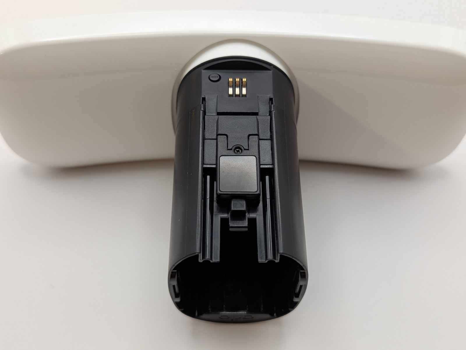 Arlo FB1001-WHITE Pro 3 Floodlight Camera Wire-Free, 2K Video HDR