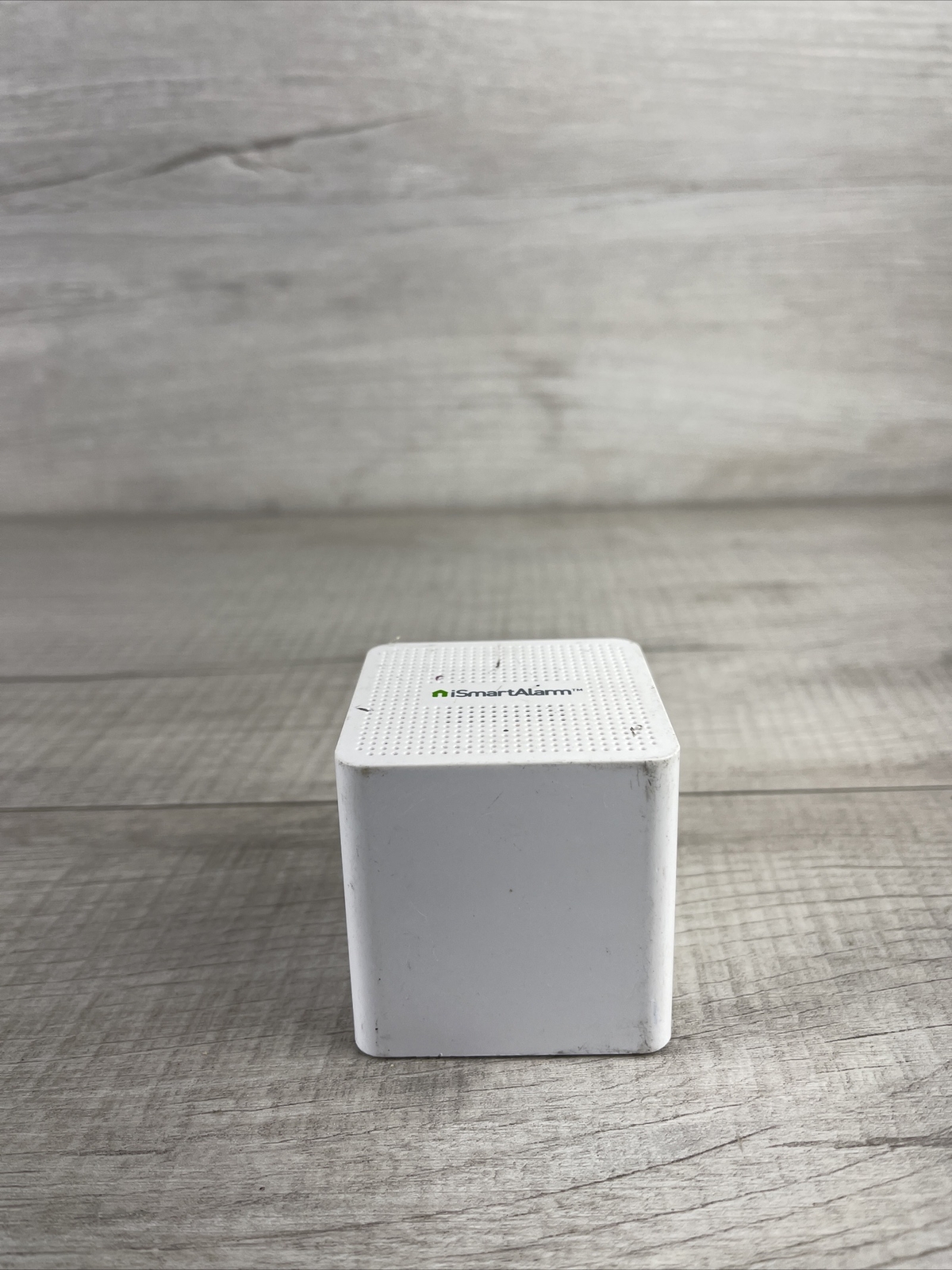iSmartAlarm Satellite Siren | 110db Adjustable Volume Alexa & IFTTT Compatible |