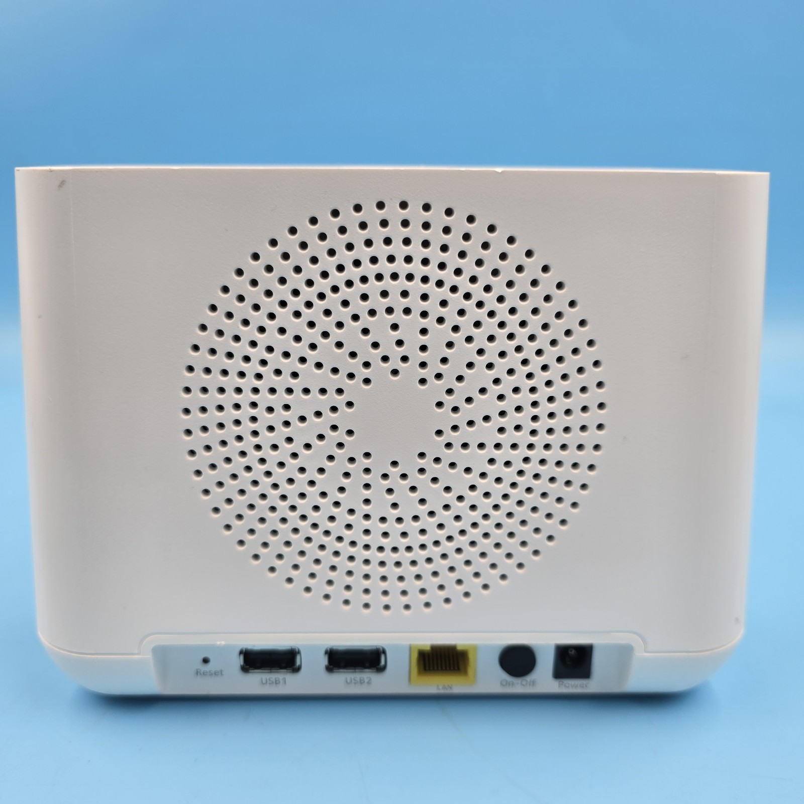 ARLO PRO BASE STATION VMB4000 – With Power Supply And Ethernet Cable