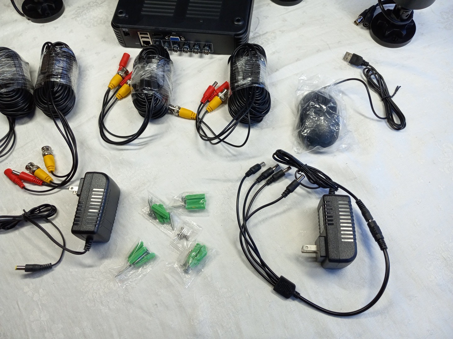 CCTV Security Camera System 4 Cameras Digital Video Recorder Wiring 2 Chargers