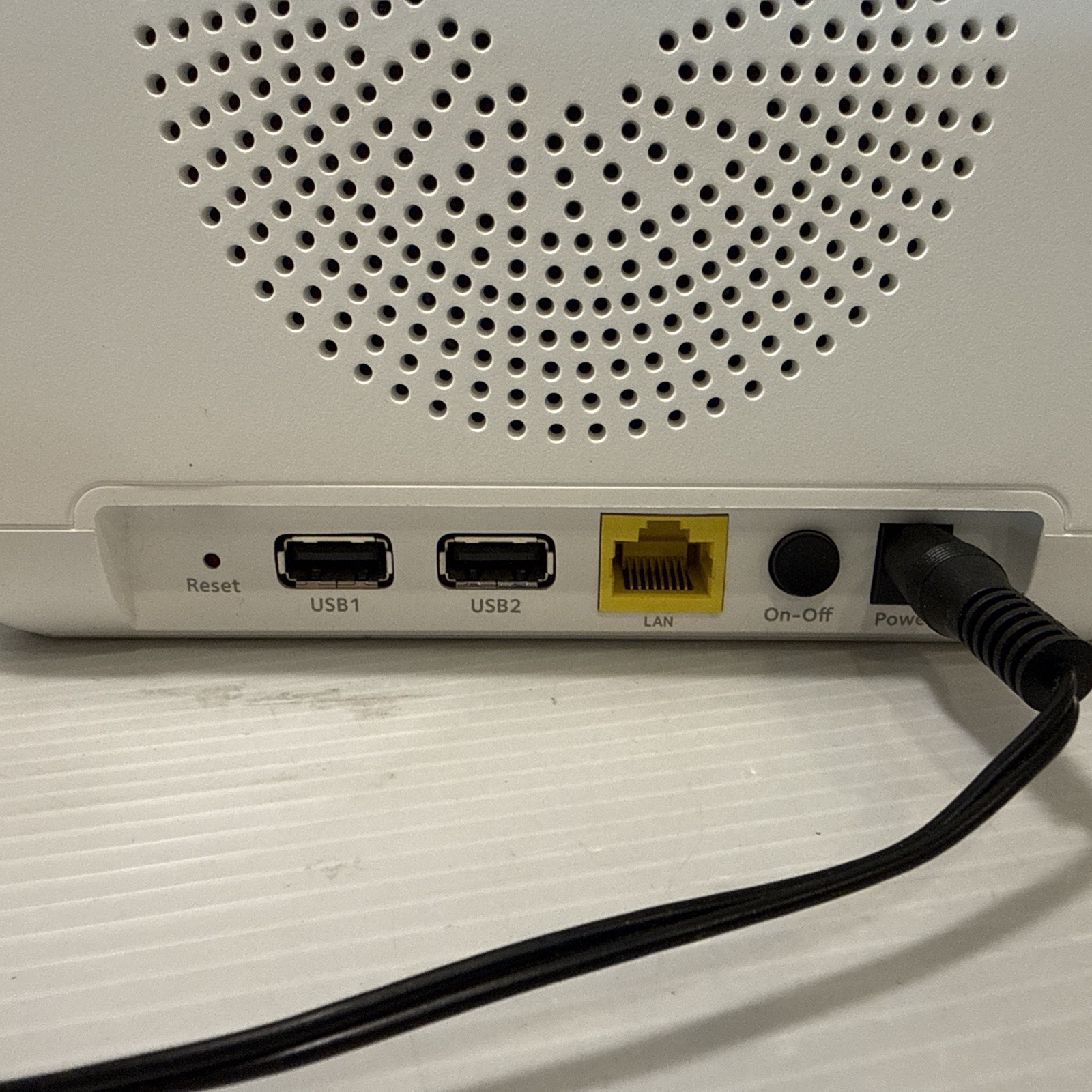 Netgear Arlo Pro VMB4000 Wireless Security Camera Base Station w/ AC Adapter