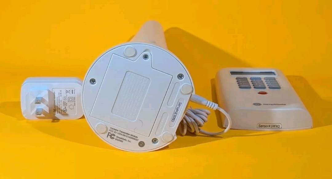 SimpliSafe Base Station W/ Power Cord BS2000 1st gen (Tested)+ Keypad No Tested