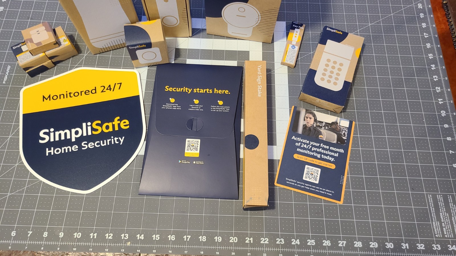 SimpliSafe Home Security System – 14 Piece Kit w/ 2 Outdoor Cameras (Brand New,
