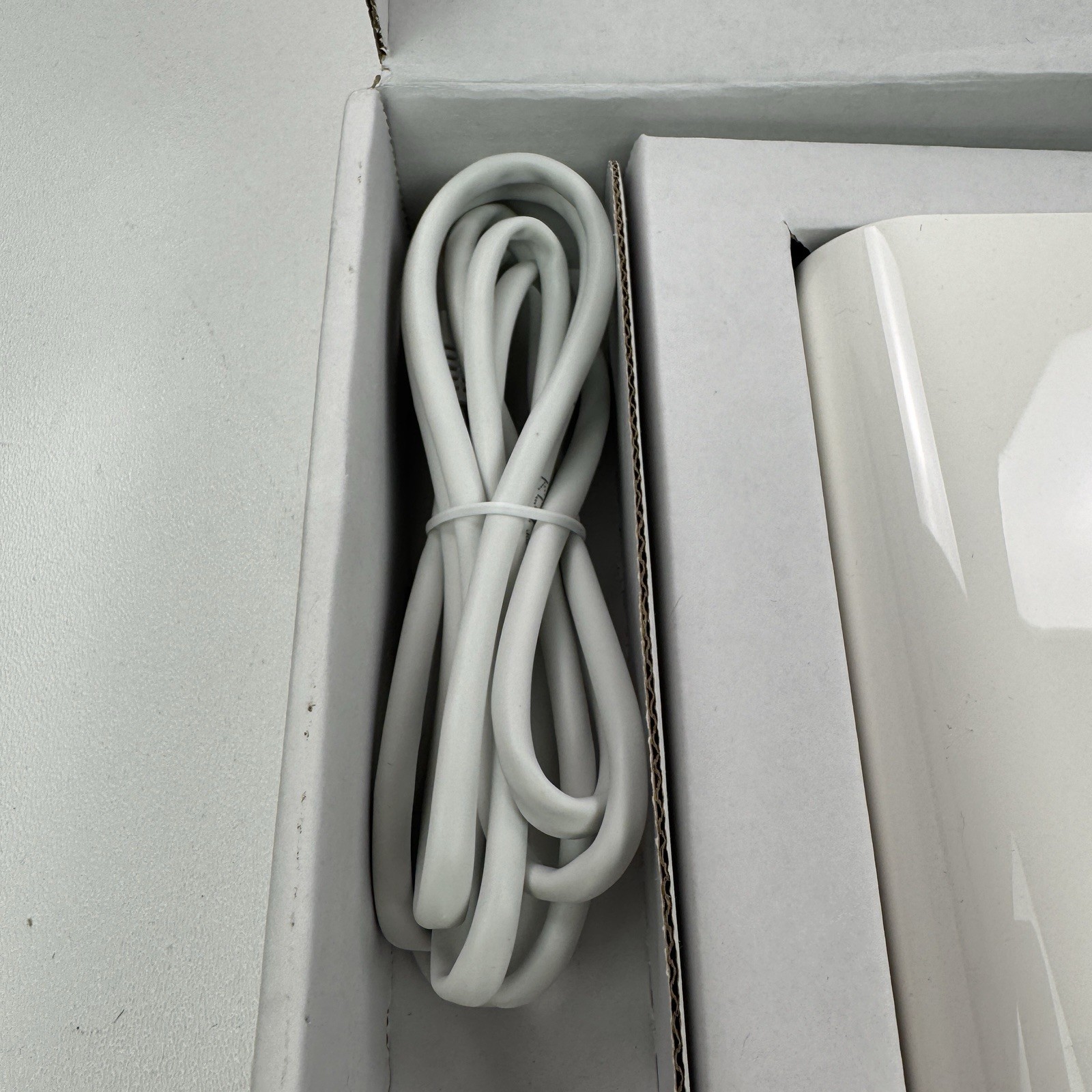 Arlo Pro SmartHub white VMB4540-100NAS VMB4540-100NAR