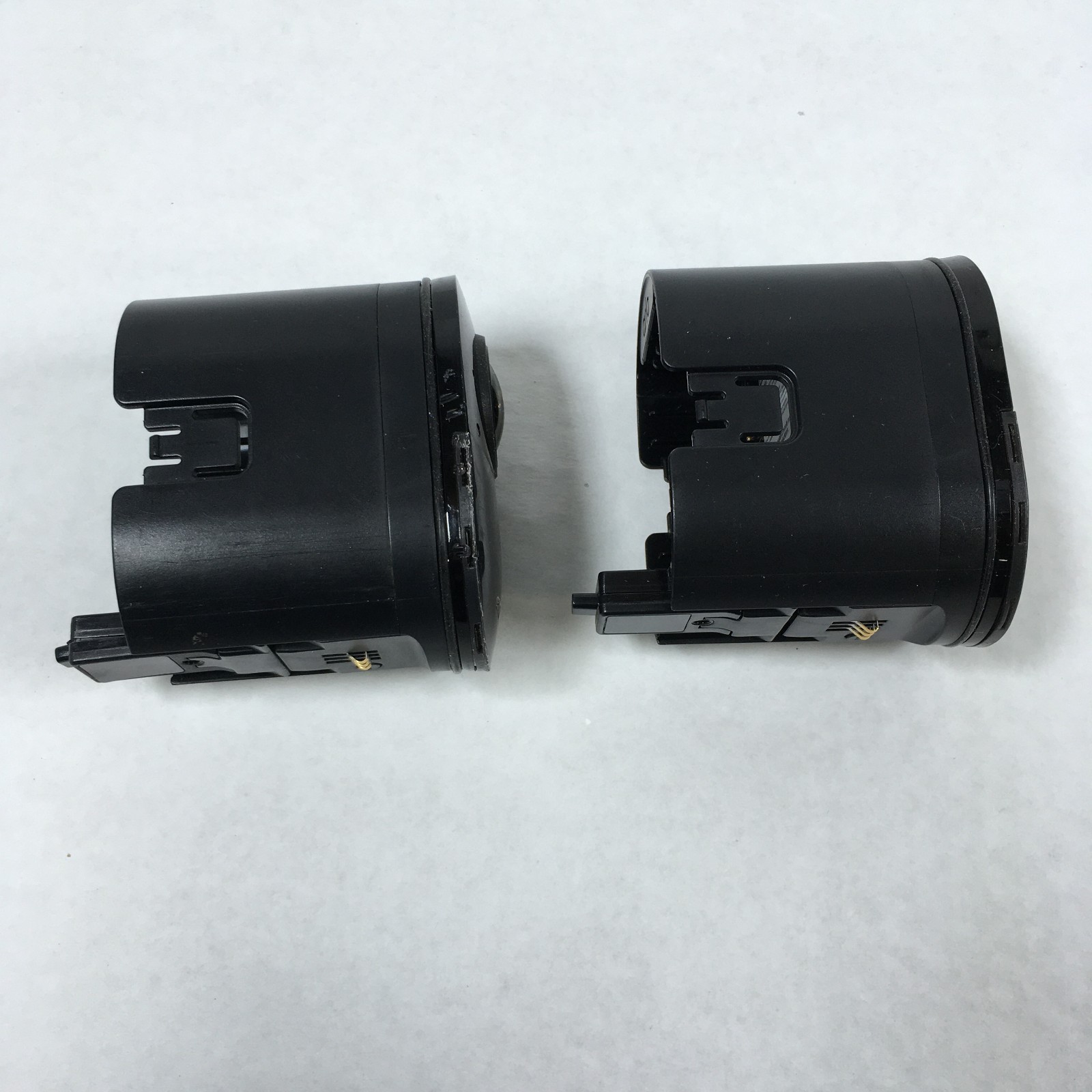 Pack of 2 Arlo Ultra VMC5040 4K Ultra UHD Camera NO Battery/NO Housing (Accept.)