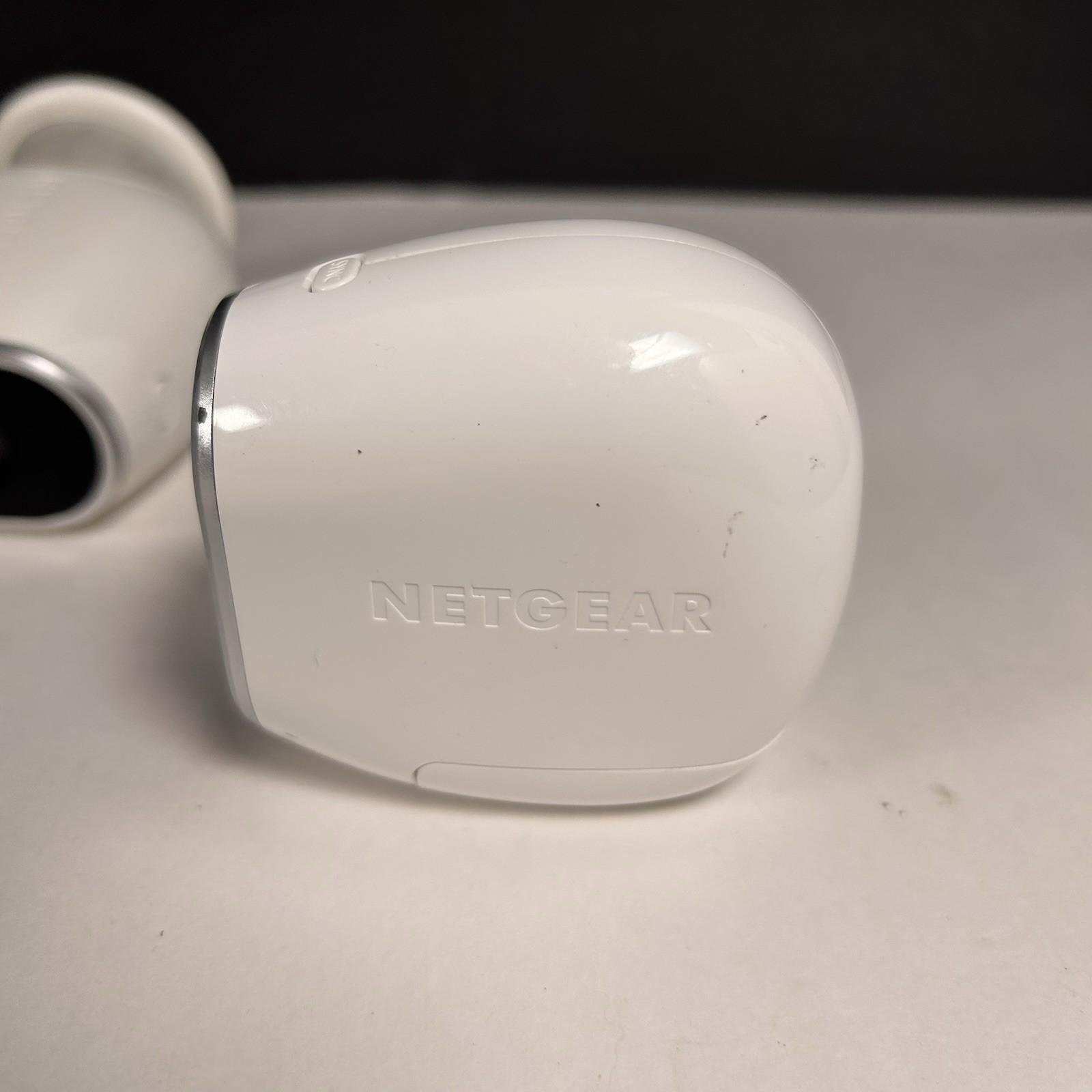 3 Netgear Arlo VMC3030 Add-on HD Indoor / Outdoor Security Cameras 2 Mounts