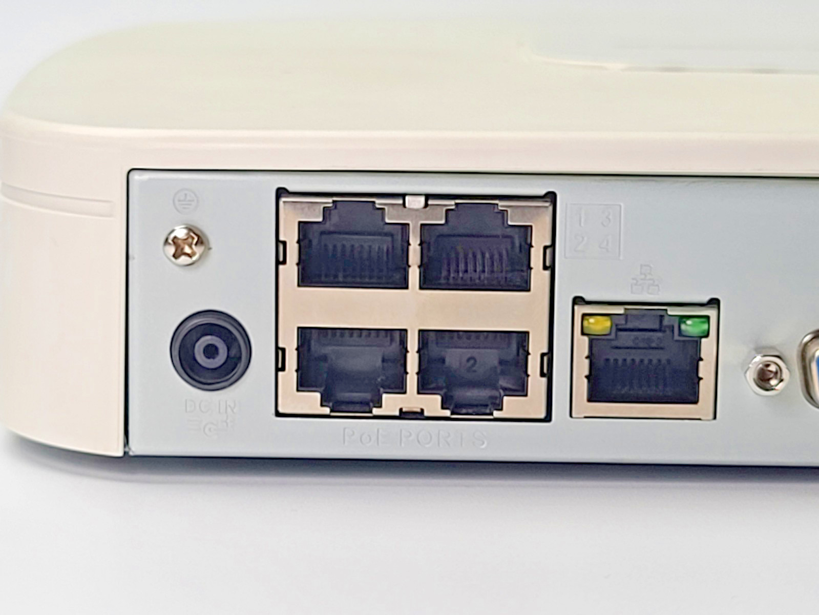 4K ULTRA HD NETWORK LOREX VIDEO RECORDER with 4 Channels NR810 Series