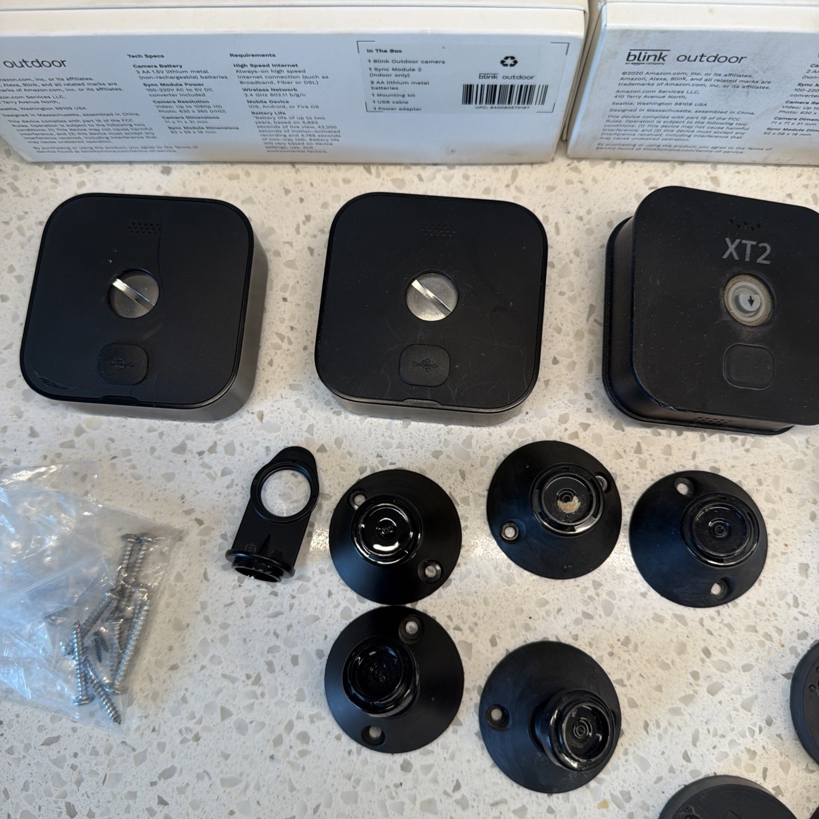 2 Blink Outdoor Gen 3, 1 Gen 2 Camera Kit w/ 4 Modules BCM00400U, BCM00200U