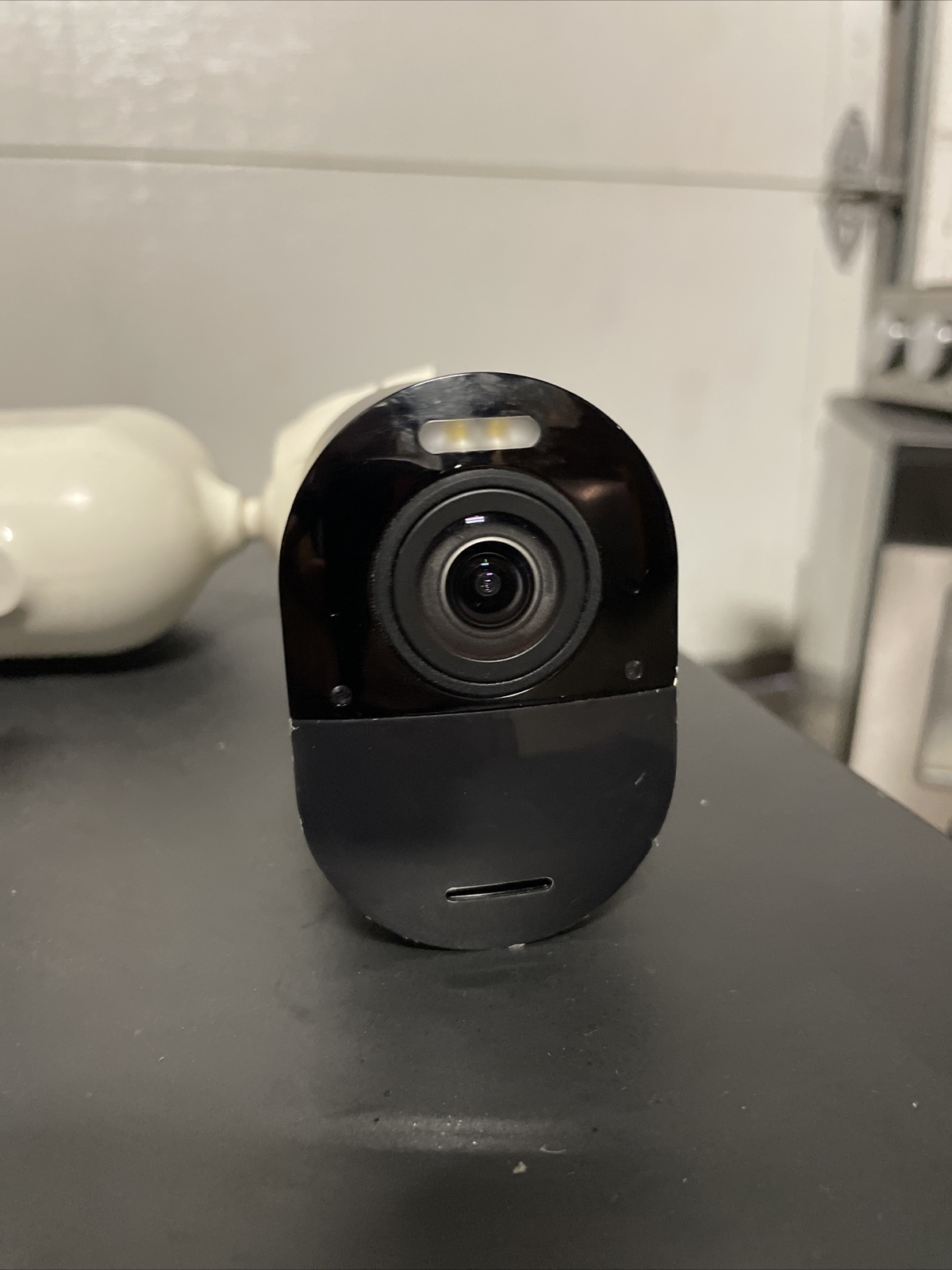 ? Arlo Ultra 4K UHD Wireless Add-on Camera w Total Security Wall Mount READ